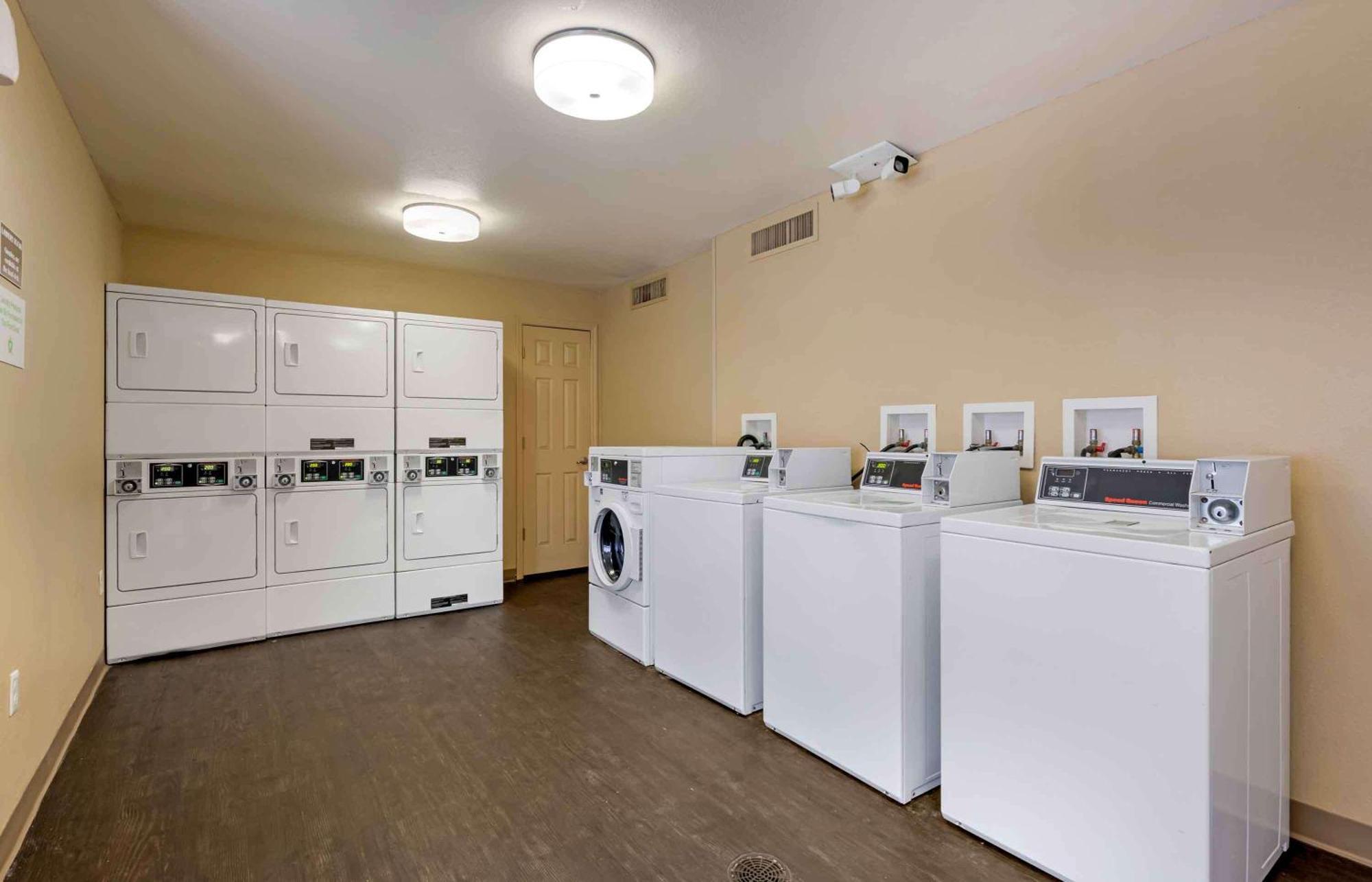 Extended Stay America Suites - Orlando - Convention Center - Universal Blvd Williamsburg Eksteriør billede